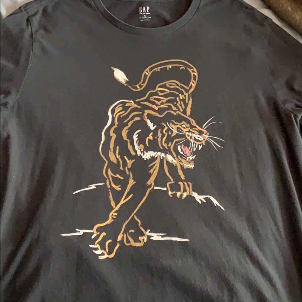 Black Gap shirt